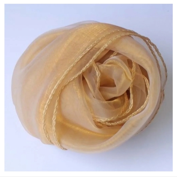 Gold organza table runners (bundle of 10) - Picture 7 of 9